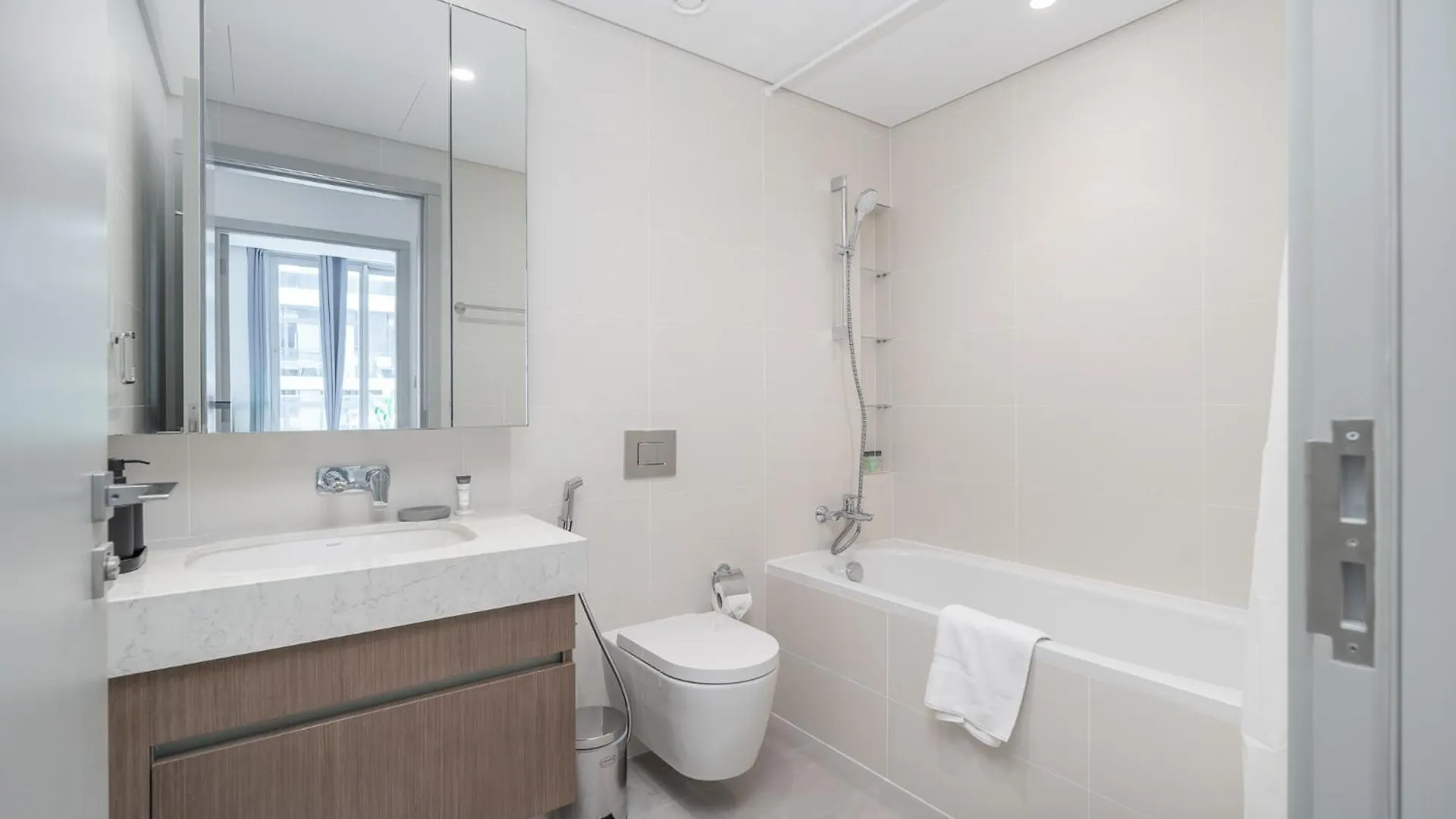 Apartment Premium 1 Bedroom In Beach Isle Great For Retreat Dubai United Arab Emirates